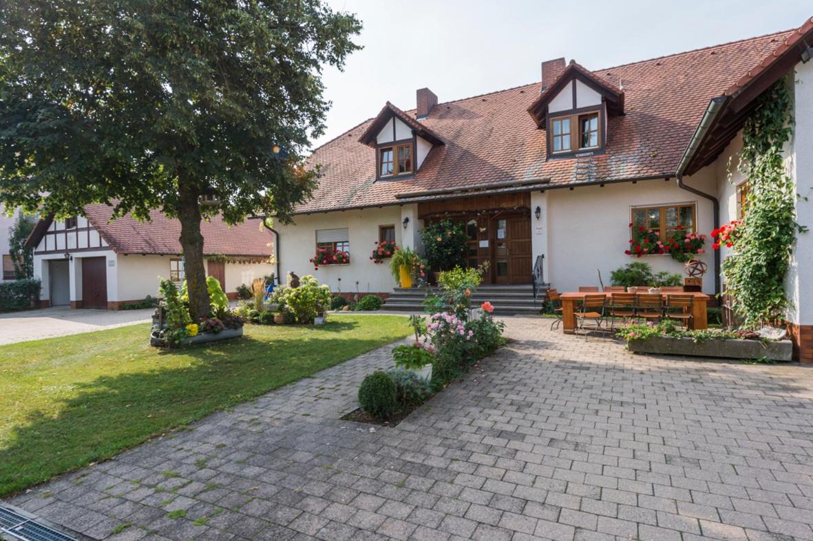 Gasthaus-Pension Hofmann Oberdachstetten Extérieur photo
